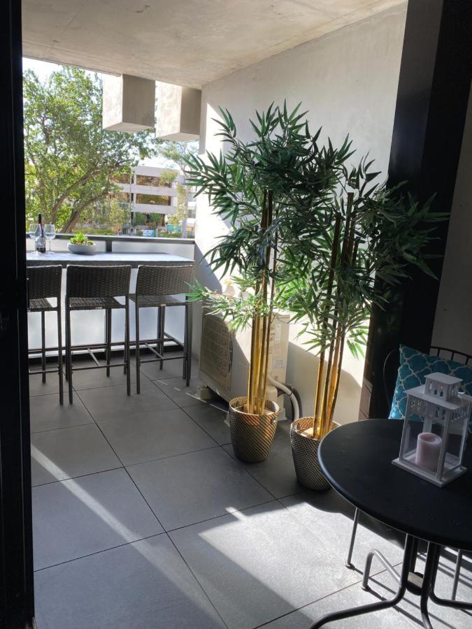 Midnight Luxe 1Br 1Bath Apartment 104 In The Heart Of Braddon Pool Sauna Secure Parking Wine Wifi Canberra Esterno foto
