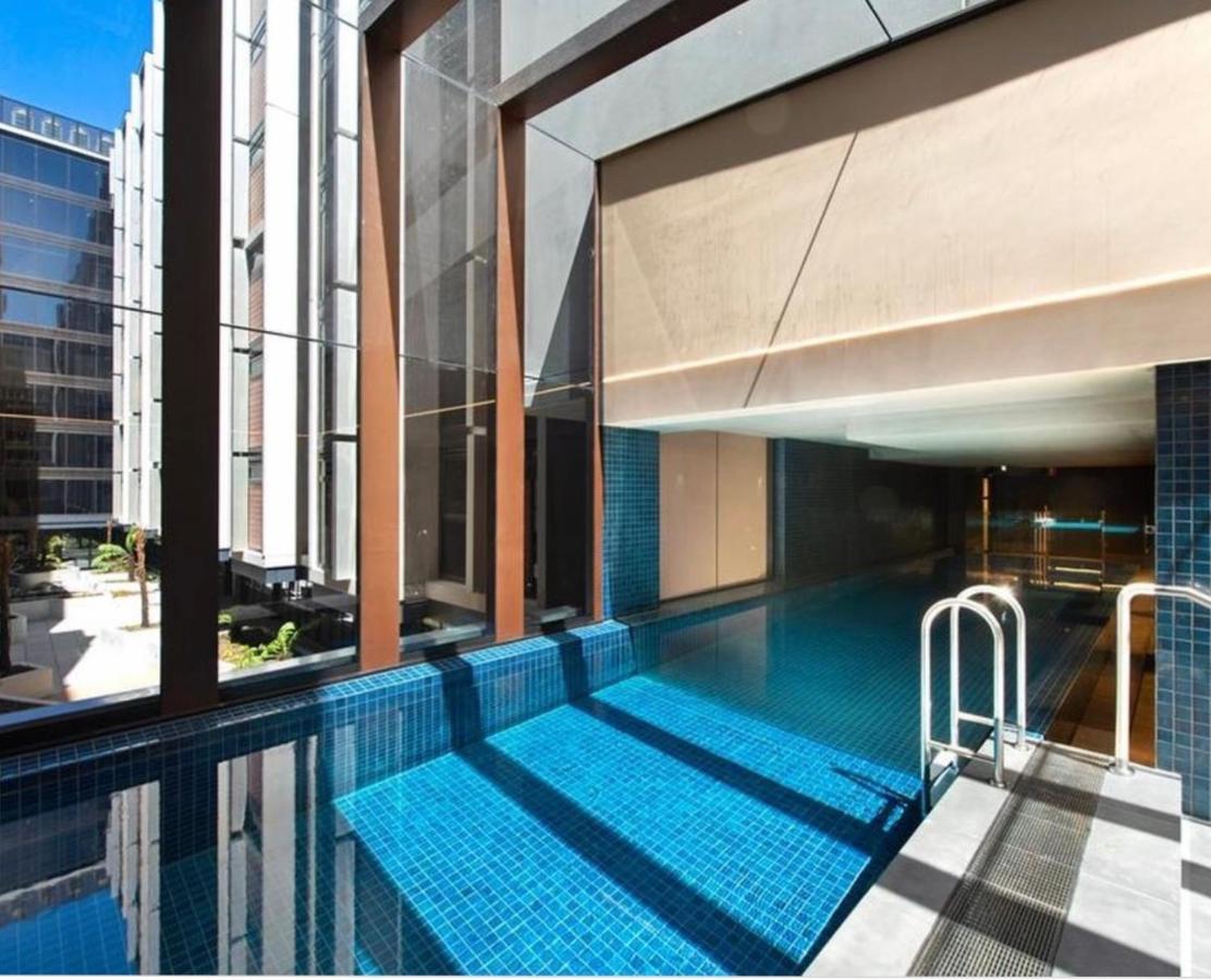 Midnight Luxe 1Br 1Bath Apartment 104 In The Heart Of Braddon Pool Sauna Secure Parking Wine Wifi Canberra Esterno foto