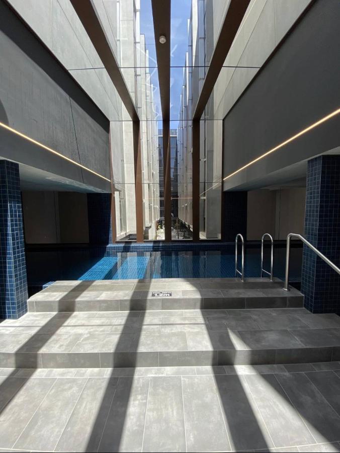 Midnight Luxe 1Br 1Bath Apartment 104 In The Heart Of Braddon Pool Sauna Secure Parking Wine Wifi Canberra Esterno foto