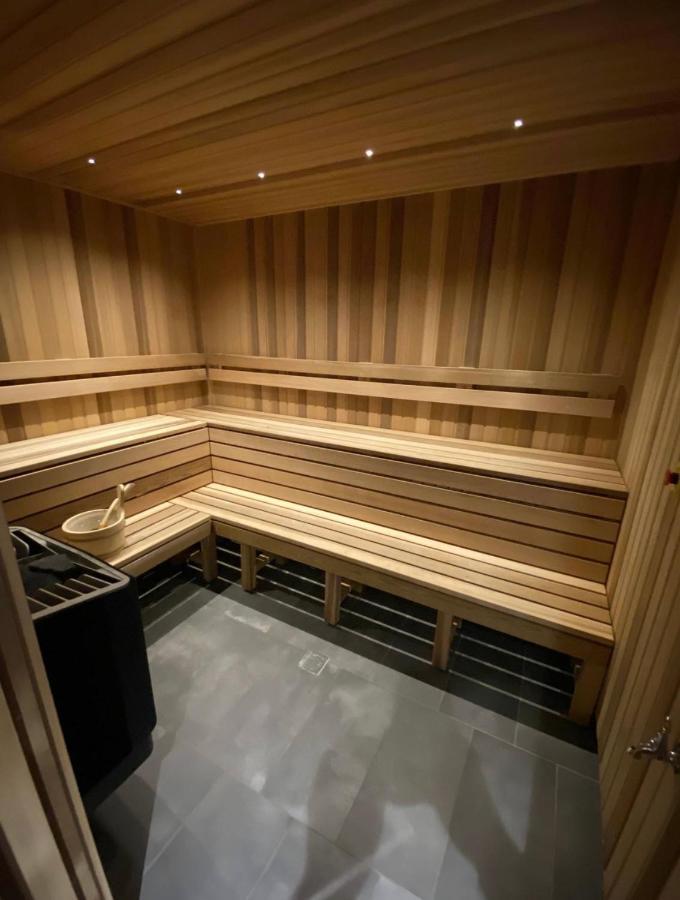 Midnight Luxe 1Br 1Bath Apartment 104 In The Heart Of Braddon Pool Sauna Secure Parking Wine Wifi Canberra Esterno foto