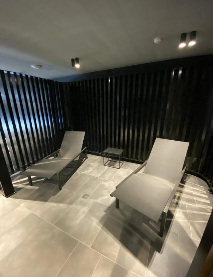 Midnight Luxe 1Br 1Bath Apartment 104 In The Heart Of Braddon Pool Sauna Secure Parking Wine Wifi Canberra Esterno foto