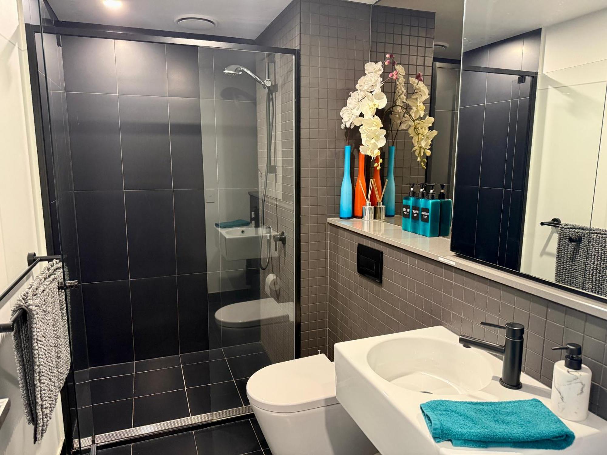 Midnight Luxe 1Br 1Bath Apartment 104 In The Heart Of Braddon Pool Sauna Secure Parking Wine Wifi Canberra Esterno foto