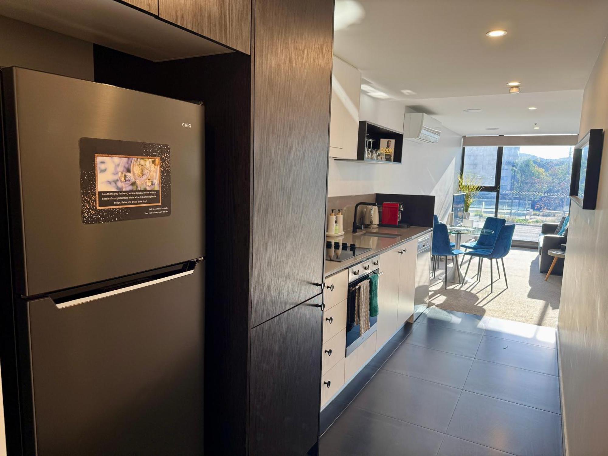 Midnight Luxe 1Br 1Bath Apartment 104 In The Heart Of Braddon Pool Sauna Secure Parking Wine Wifi Canberra Esterno foto