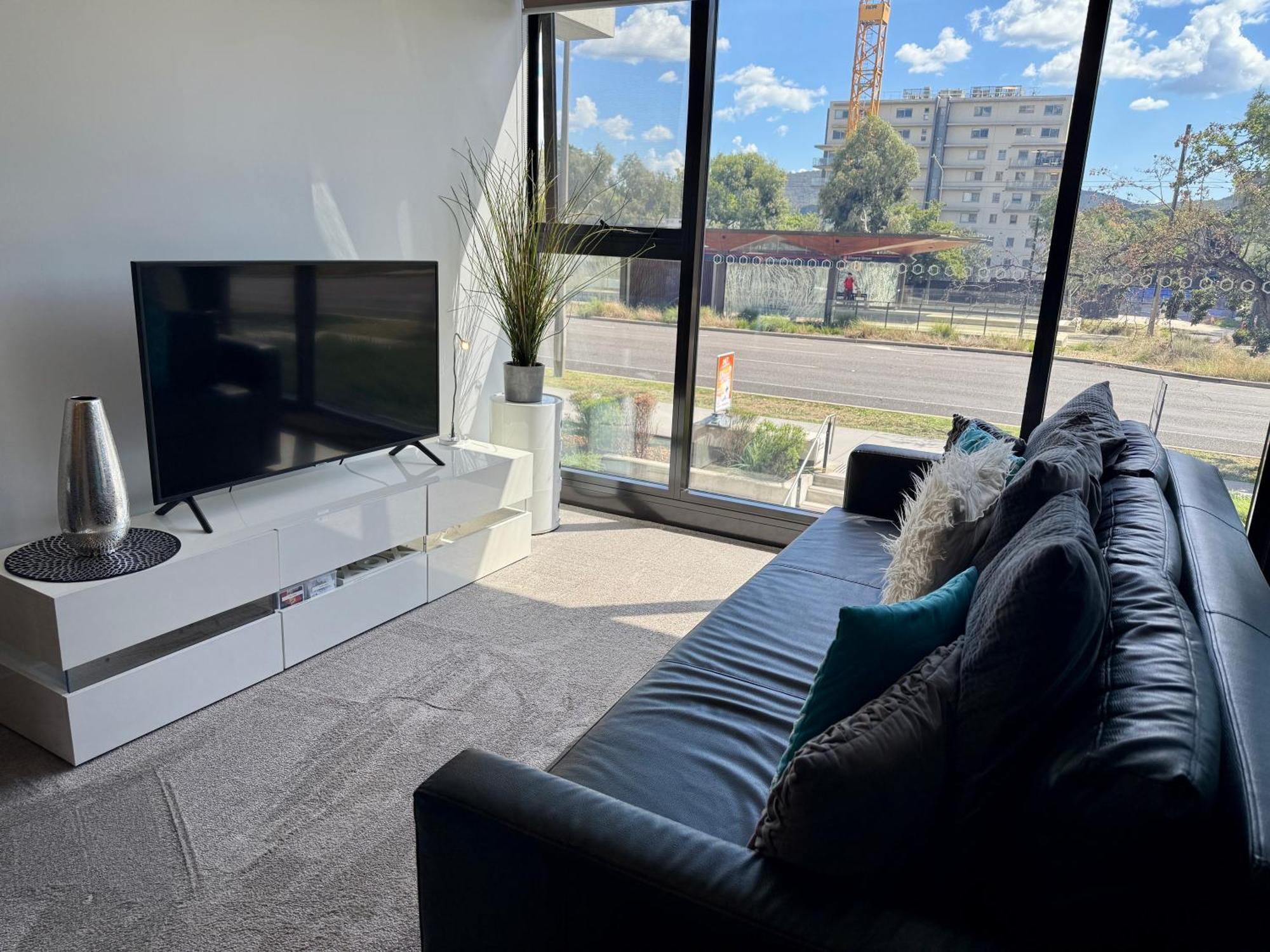 Midnight Luxe 1Br 1Bath Apartment 104 In The Heart Of Braddon Pool Sauna Secure Parking Wine Wifi Canberra Esterno foto
